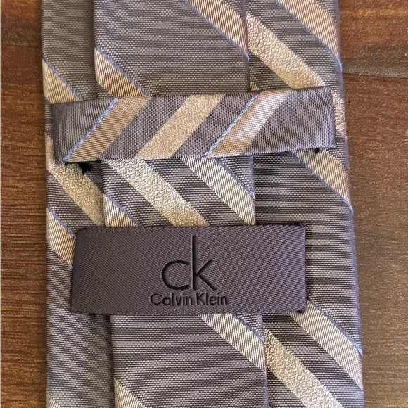 🌿SALE🌿CALVIN KLEIN 100% Silk Gray Repp Tie - Picture 5 of 9